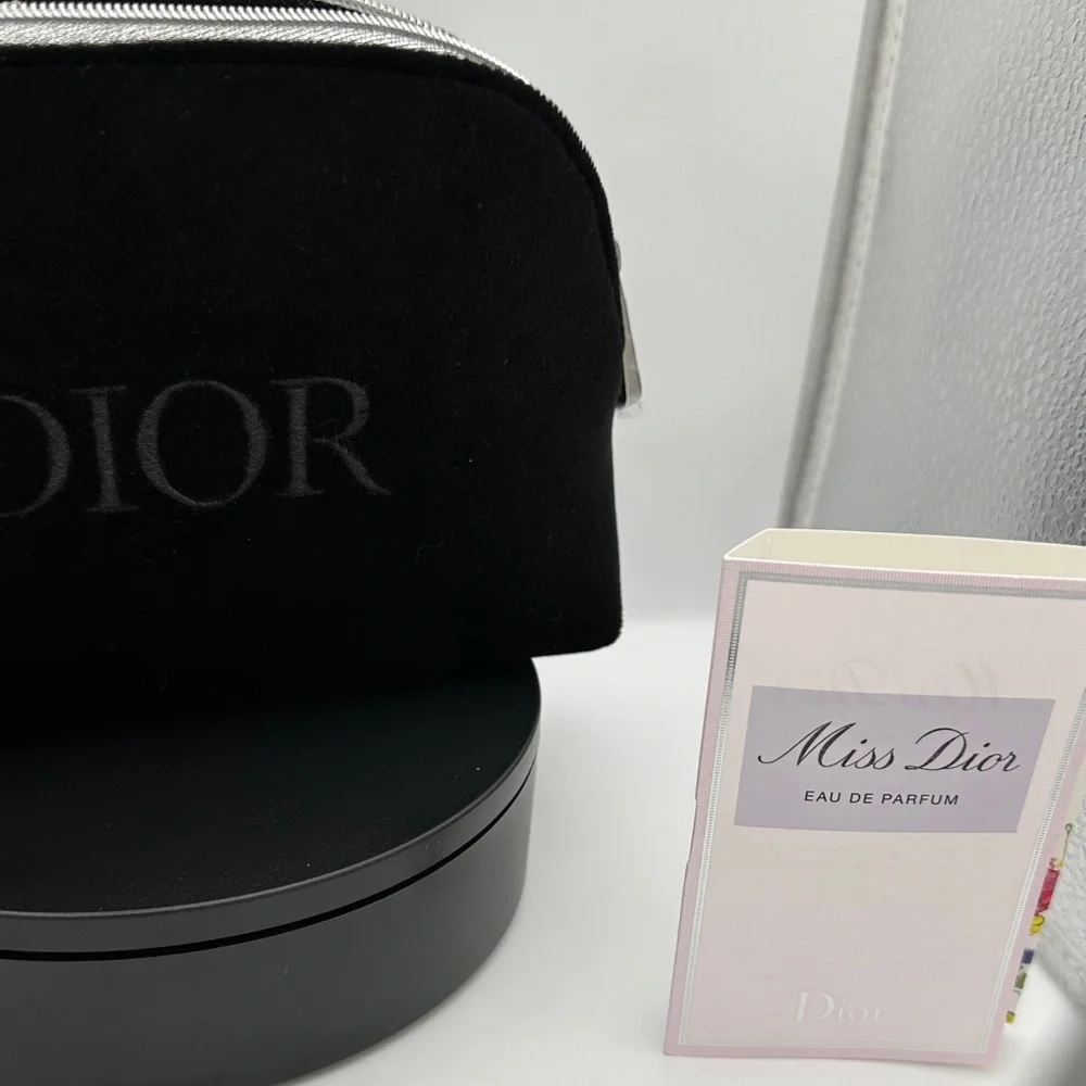 Dior Black Velvet Pouch with J’adore EDP, lip glow and Capture. ALL NEW - Picture 3 of 10